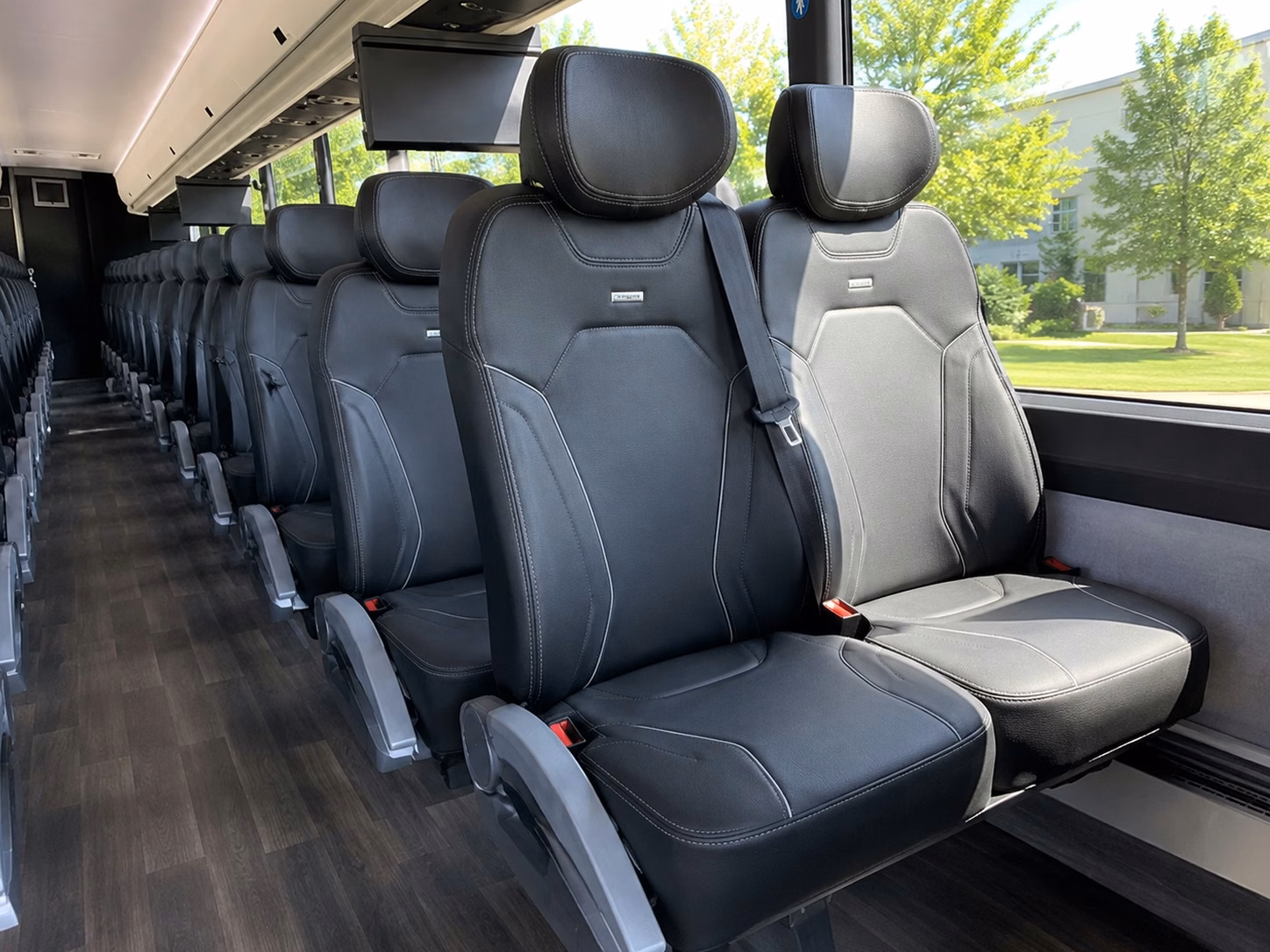 knoxville charter bus hero 2