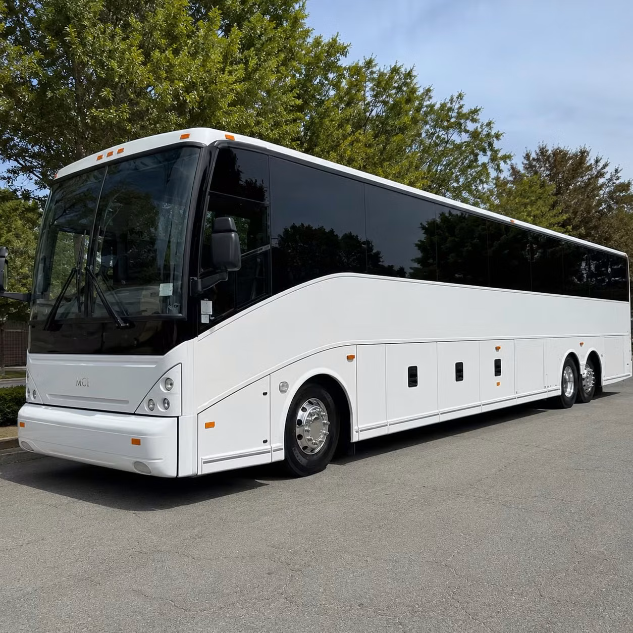 knoxville corporate groups rely on airport shuttle bus rentals for seamless business travel