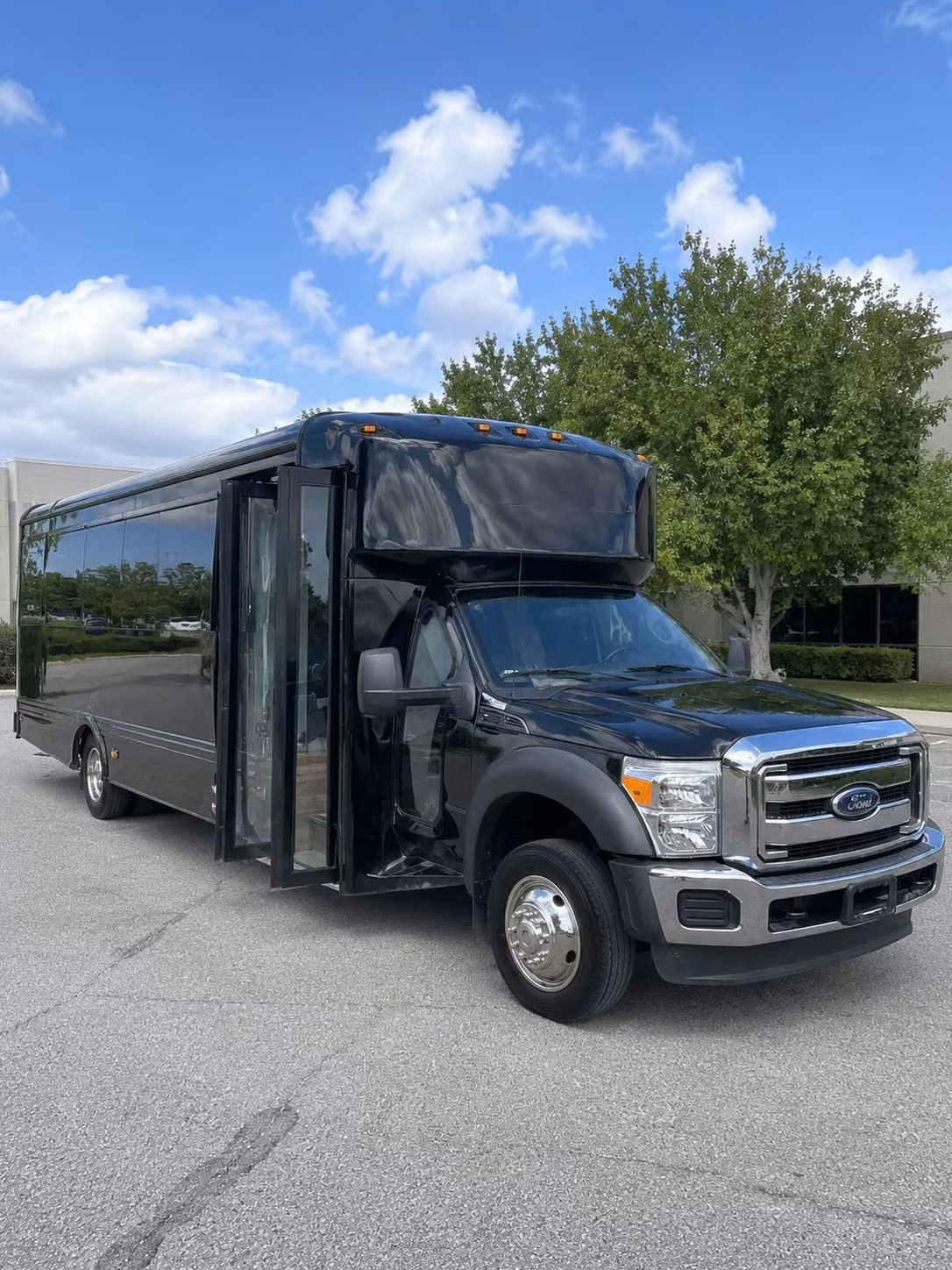 prom night party buses in knoxville with the amenities your group actually wants